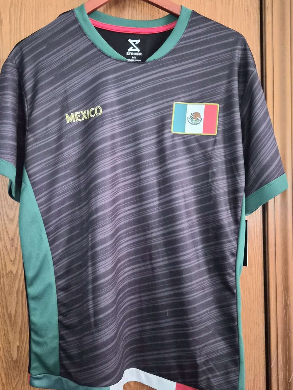 NWT Men Soccer Jersey Mexico World Cup  L Black.